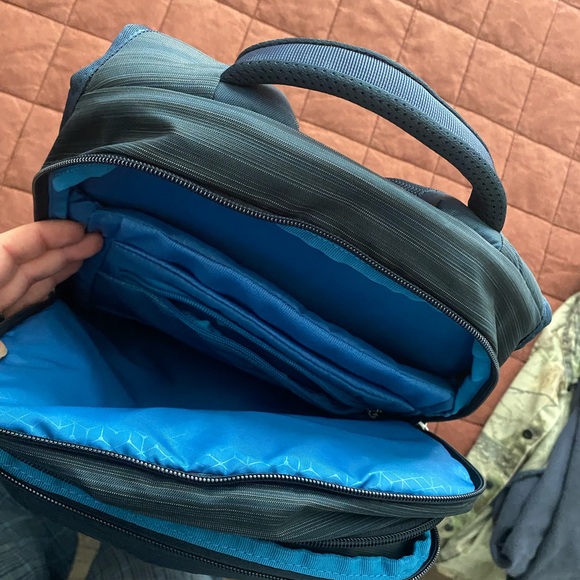 THULE 28L Construct Backpack NWT - Picture 5 of 8